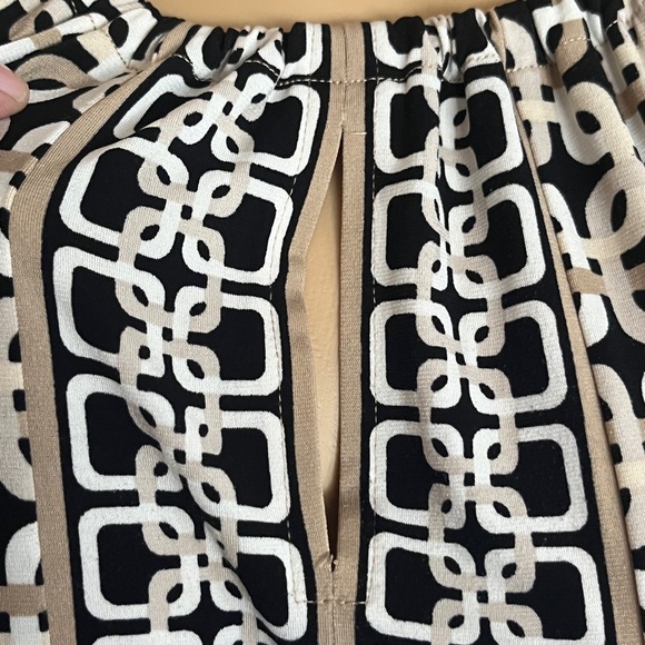 New York & Company Neutral Geometric Dress with Key-Hole – Size XL - Picture 6 of 6